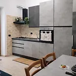 Affittacamere Golden - Golden With Private Kitchen And Garden - Close To Metro C *