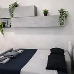 Golden - Golden With Private Kitchen And Garden - Close To Metro C Roma