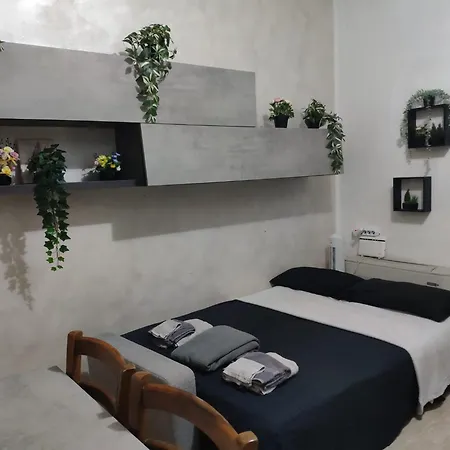 Guest house Deluxe With Private Kitchen And Garden - Close To Metro C