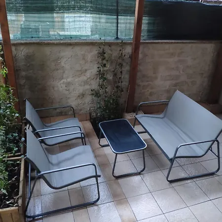 Guest house Deluxe With Private Kitchen And Garden - Close To Metro C