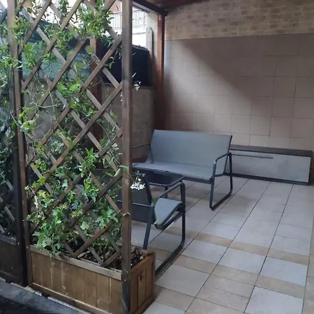 Guest house Deluxe With Private Kitchen And Garden - Close To Metro C *