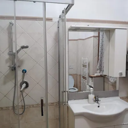 Deluxe With Private Kitchen And Garden - Close To Metro C