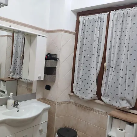 Deluxe With Private Kitchen And Garden - Close To Metro C Guest house