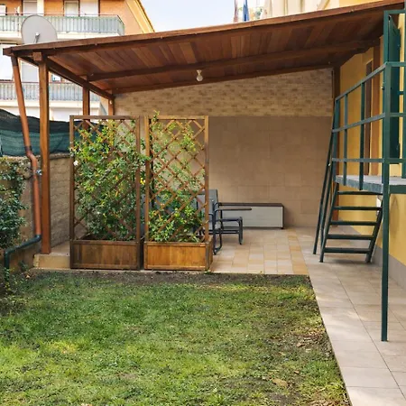 Golden - Golden With Private Kitchen And Garden - Close To Metro C Affittacamere Roma