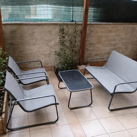 Golden - Golden With Private Kitchen And Garden - Close To Metro C ゲストハウス *