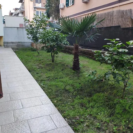 Pensjonat Deluxe With Private Kitchen And Garden - Close To Metro C Rzym
