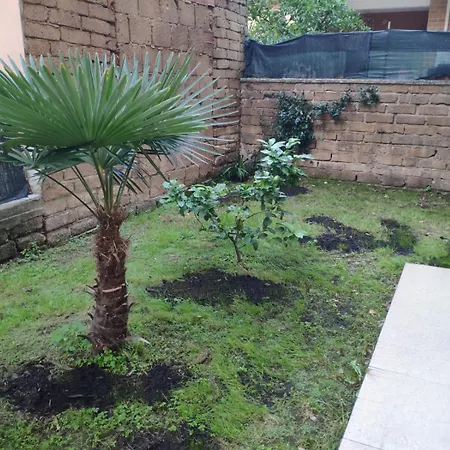 Deluxe With Private Kitchen And Garden - Close To Metro C